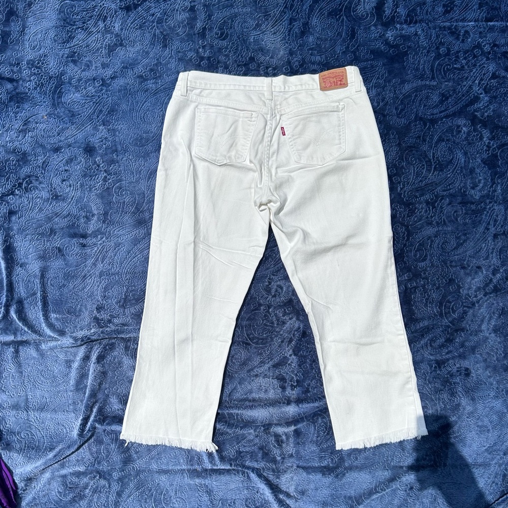 Women’s All white Levi’s size 28